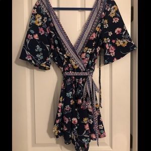 Francesca’s XL romper multicolor lined kimono slv
